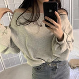 オフショルダーライトニット