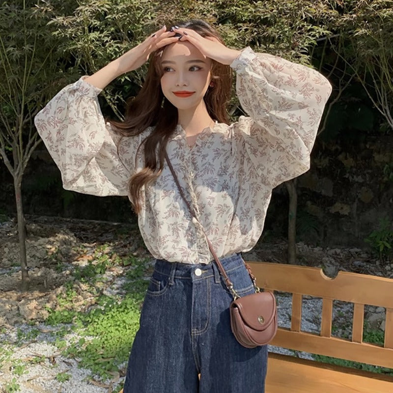 小花フリルネックブラウス