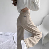 スリムストレートベージュパンツ