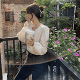 クルーネッククラシカルブラウス