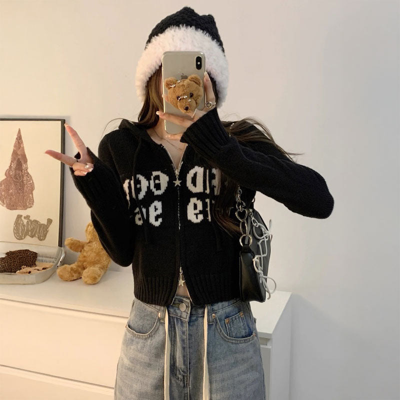 ロゴクロップドニットパーカー