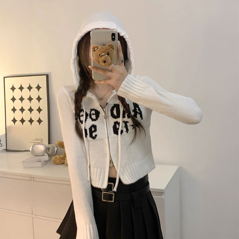 ロゴクロップドニットパーカー