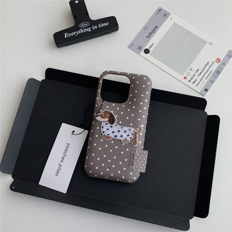 ドッグ刺繍レザーiPhoneケース