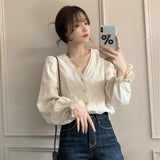 クルーネッククラシカルブラウス