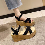 クロスベルトウェッジソールサンダル