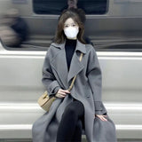 スモーキーグレーロングコート