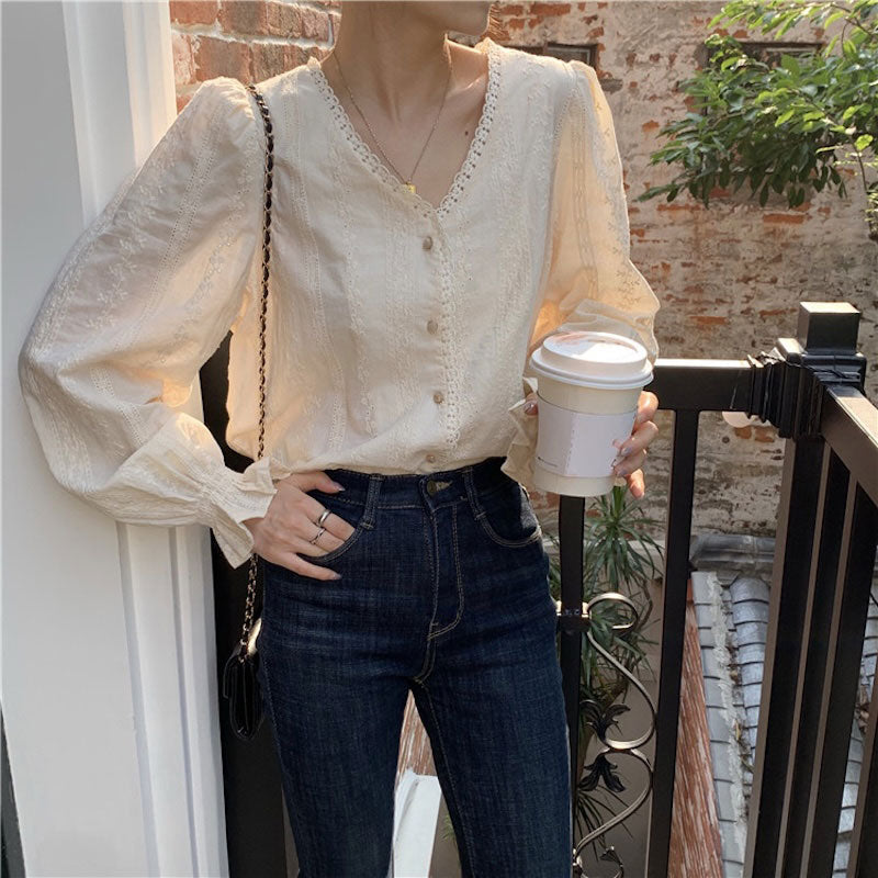 クルーネッククラシカルブラウス