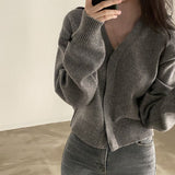 インボタンカーディガン