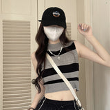 ハイネックボーダーノースリーブニット