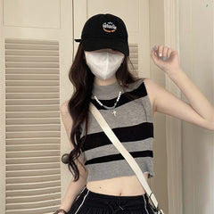 ハイネックボーダーノースリーブニット