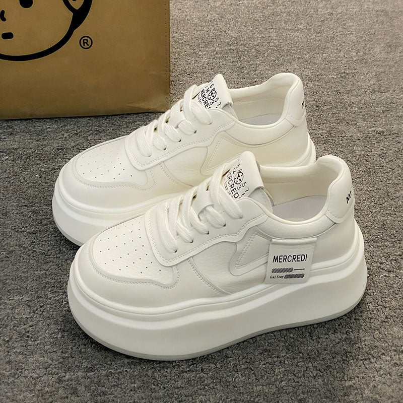 ナンバーロゴスニーカー