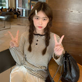 モノトーンボタンネックロンT