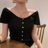 デコルテラインボタントップス