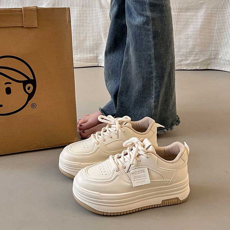 厚底モノトーンタグスニーカー