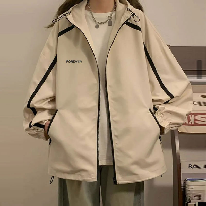 スポーツカジュアルウィンドブレーカー