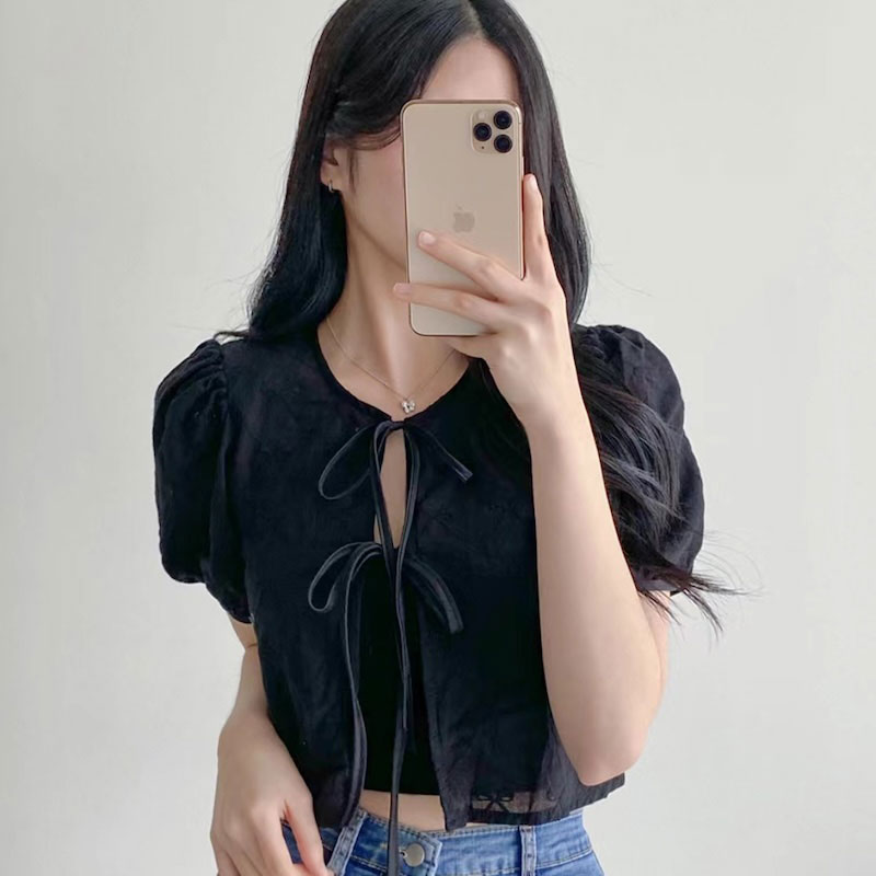 リボンスルーパフブラウス