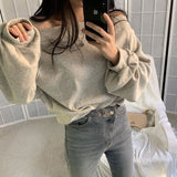 オフショルダーライトニット