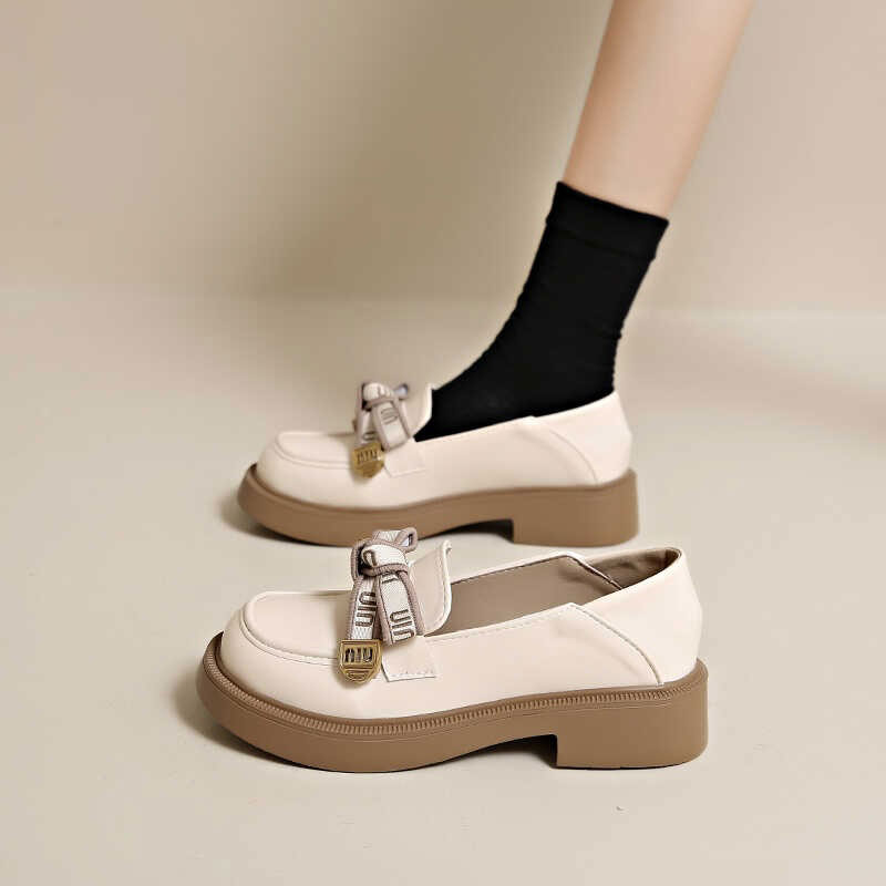 リボンビットローファー