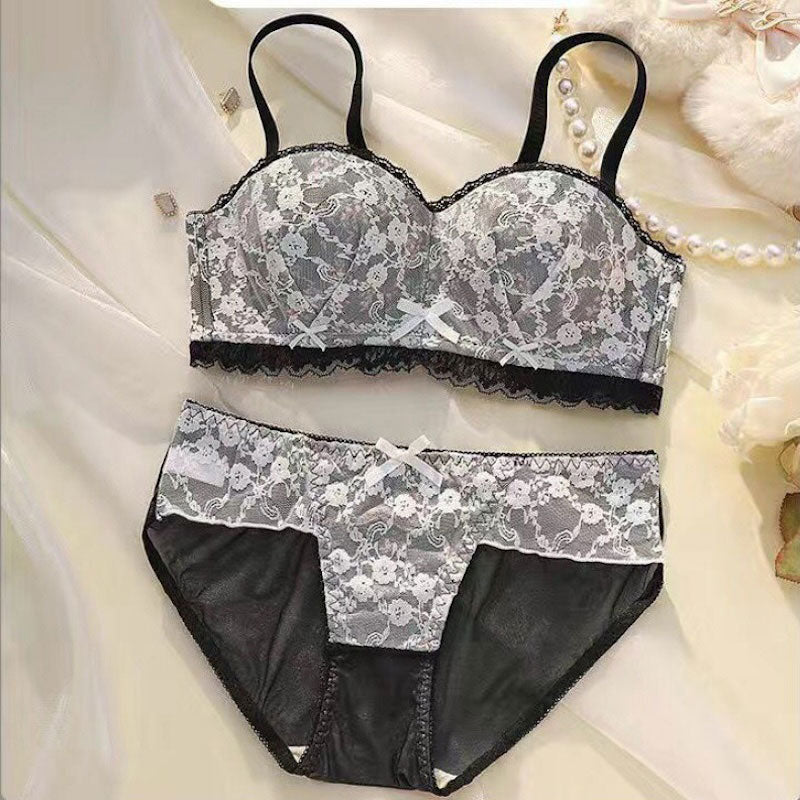 小胸フィットノスタルジックブラ&ショーツSET