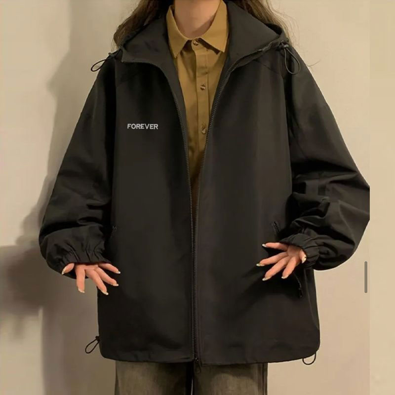 スポーツカジュアルウィンドブレーカー