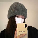 シルバーアクセントビーニー