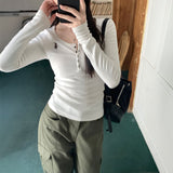 ボタンネックラビットロンT