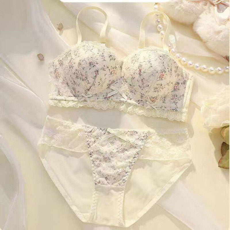 小胸フィットノスタルジックブラ&ショーツSET