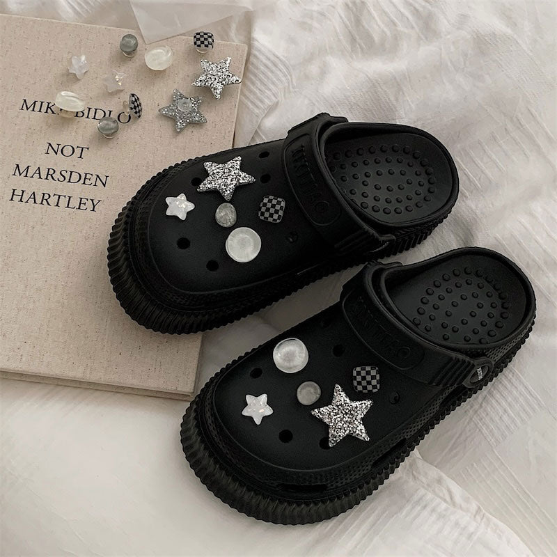 モノトーンスタッズラバーサンダル