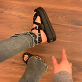 スキニーストラップサンダル