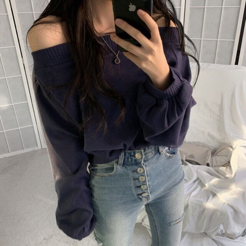 オフショルダーライトニット