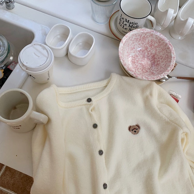 ベア刺繍ワンカラーカーディガン