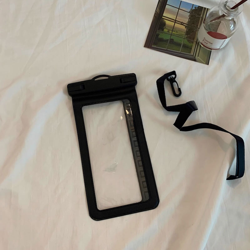 シンプルスモーキー防水スマホケース