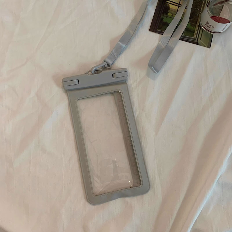 シンプルスモーキー防水スマホケース