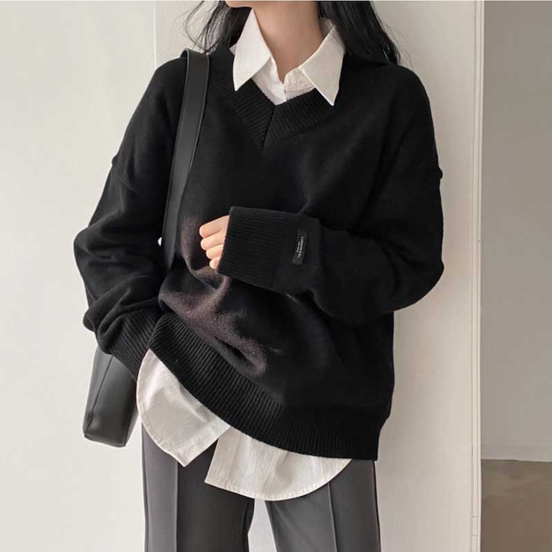 ワンポイントタグVネックニット