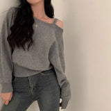 ワンショルダーディープブルーニット