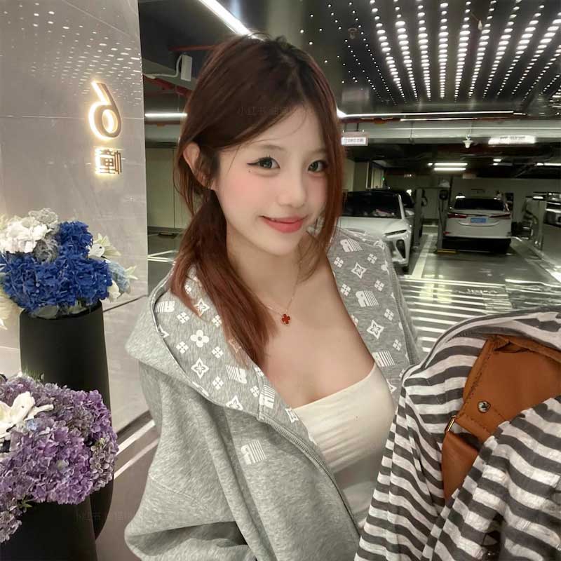 ライニングパターングレーパーカー