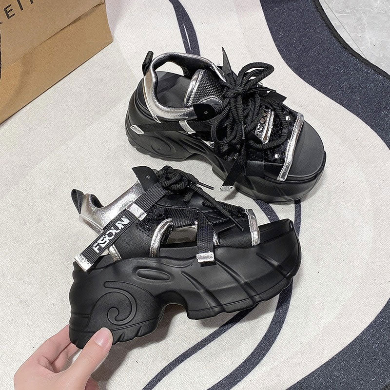 シルバーアクセントスニーカーサンダル