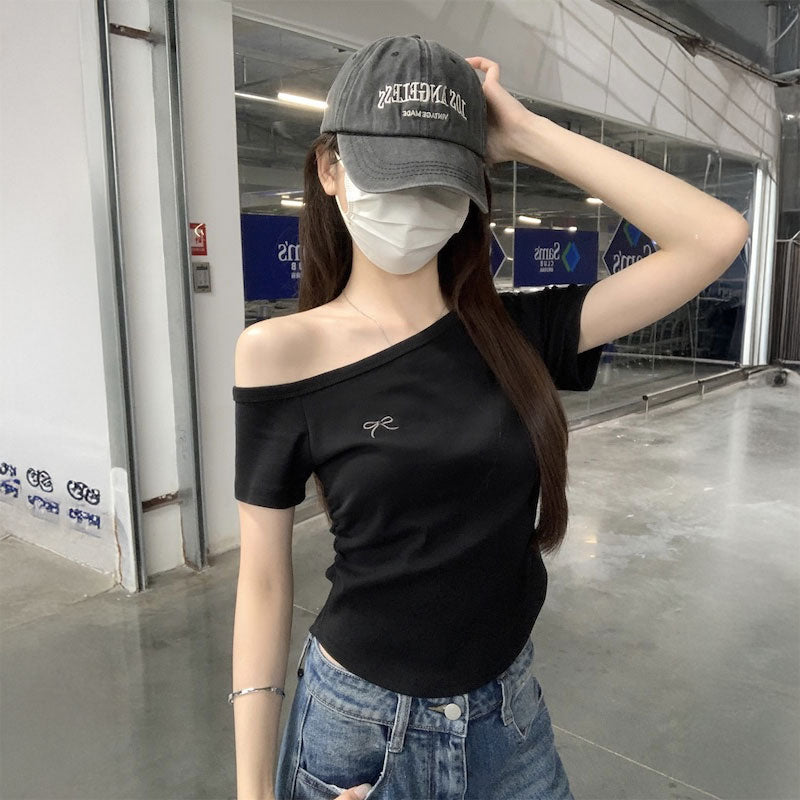 ワンショルダーリボン刺繍Tシャツ