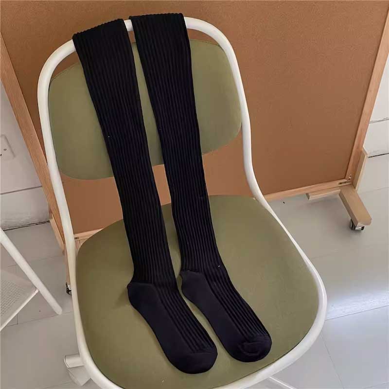 スルードッキングニーハイソックス