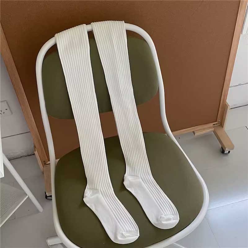 スルードッキングニーハイソックス