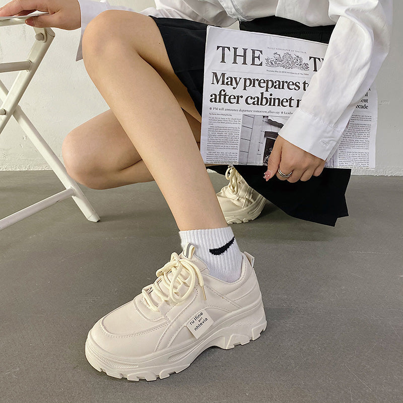 サイドタグスニーカー