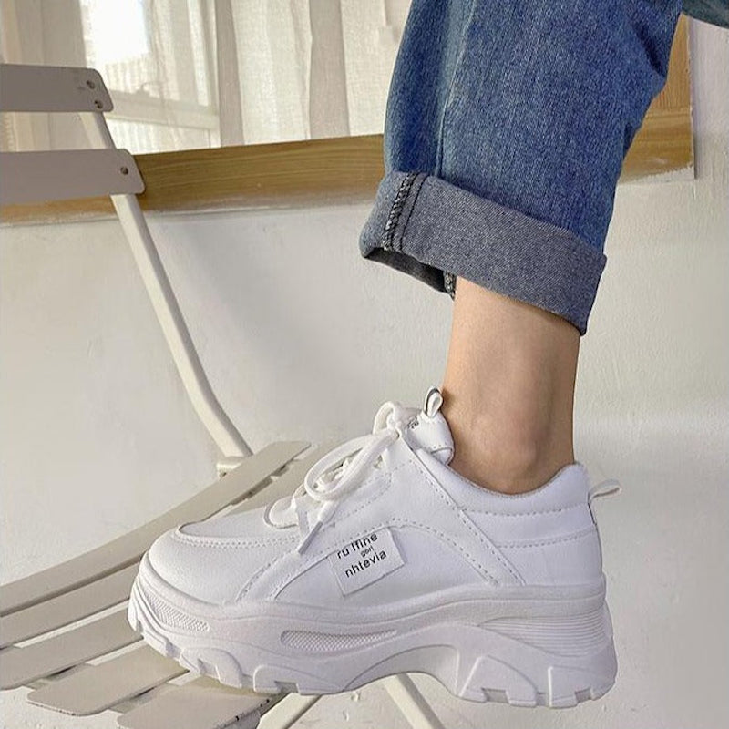 サイドタグスニーカー