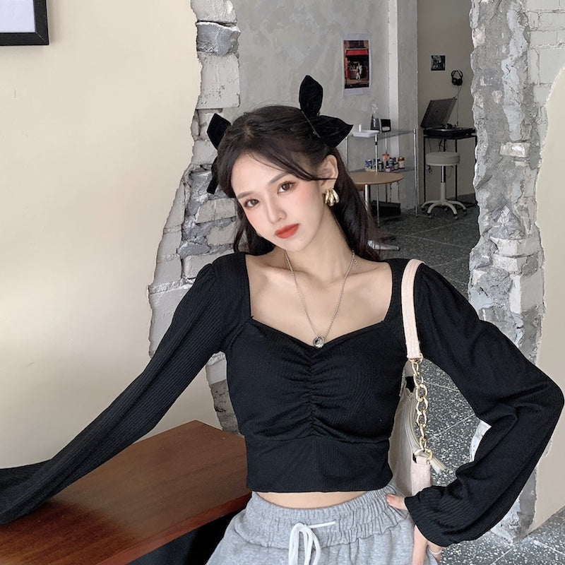 シャーリングライトニットトップス