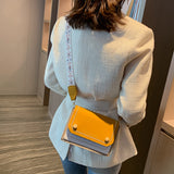 刺繍デザインショルダーバッグ