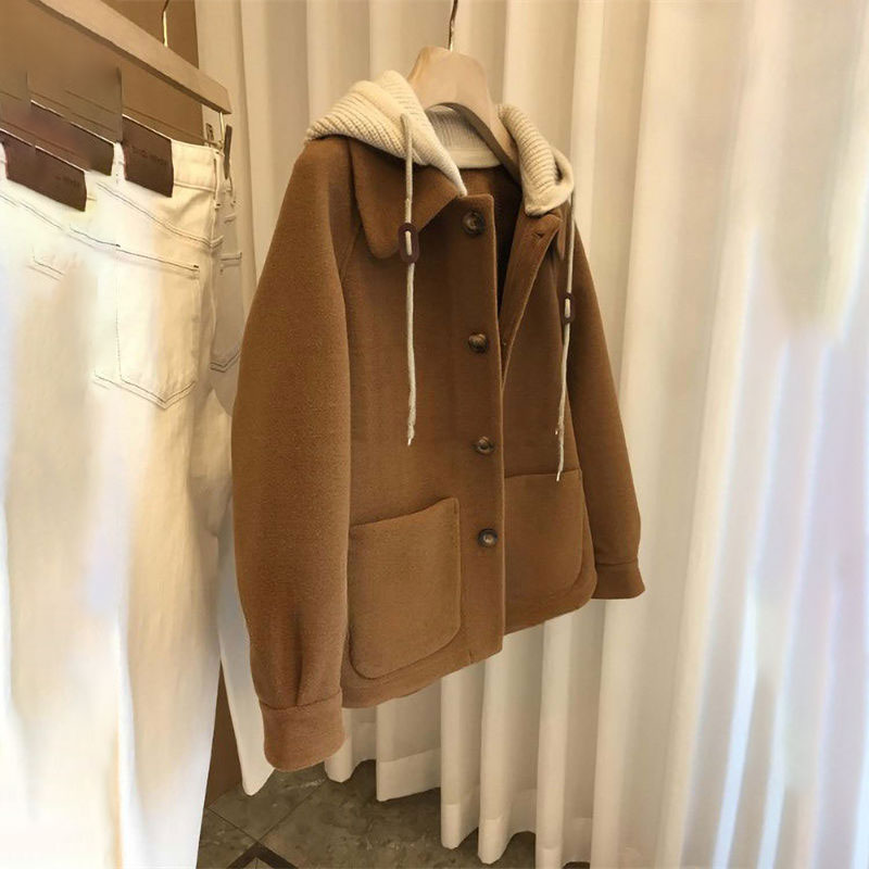 フード付きボタンコート