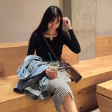 ボタンネックリブトップス