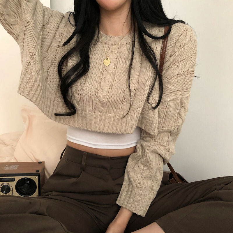 クロップドケーブルニット