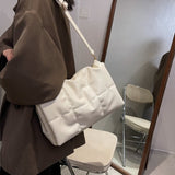 ビッグキルティングバッグ