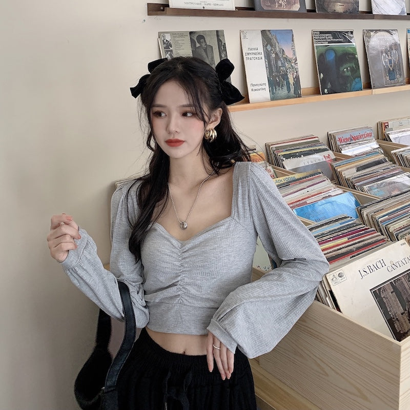 シャーリングライトニットトップス