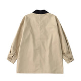 アクセントカラーベージュジャケット